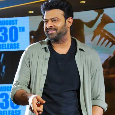 Prabhas lady fan attacks Bollywood actor with Chappal