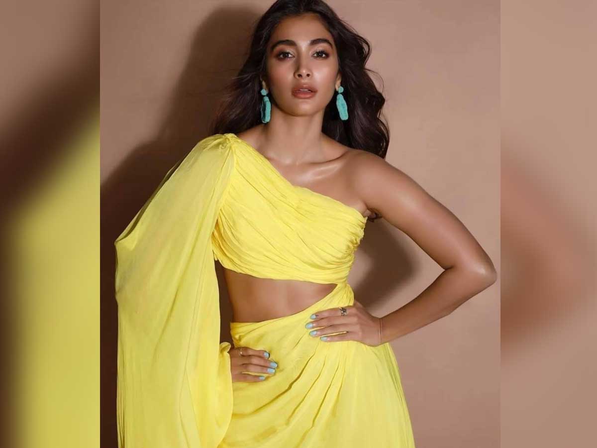 Pooja Hegde Returns and Becomes Honey?