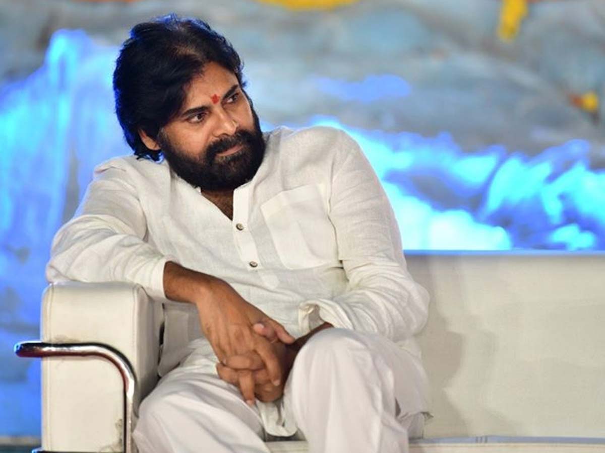 Pawan Kalyan locked actress for Pink Remake