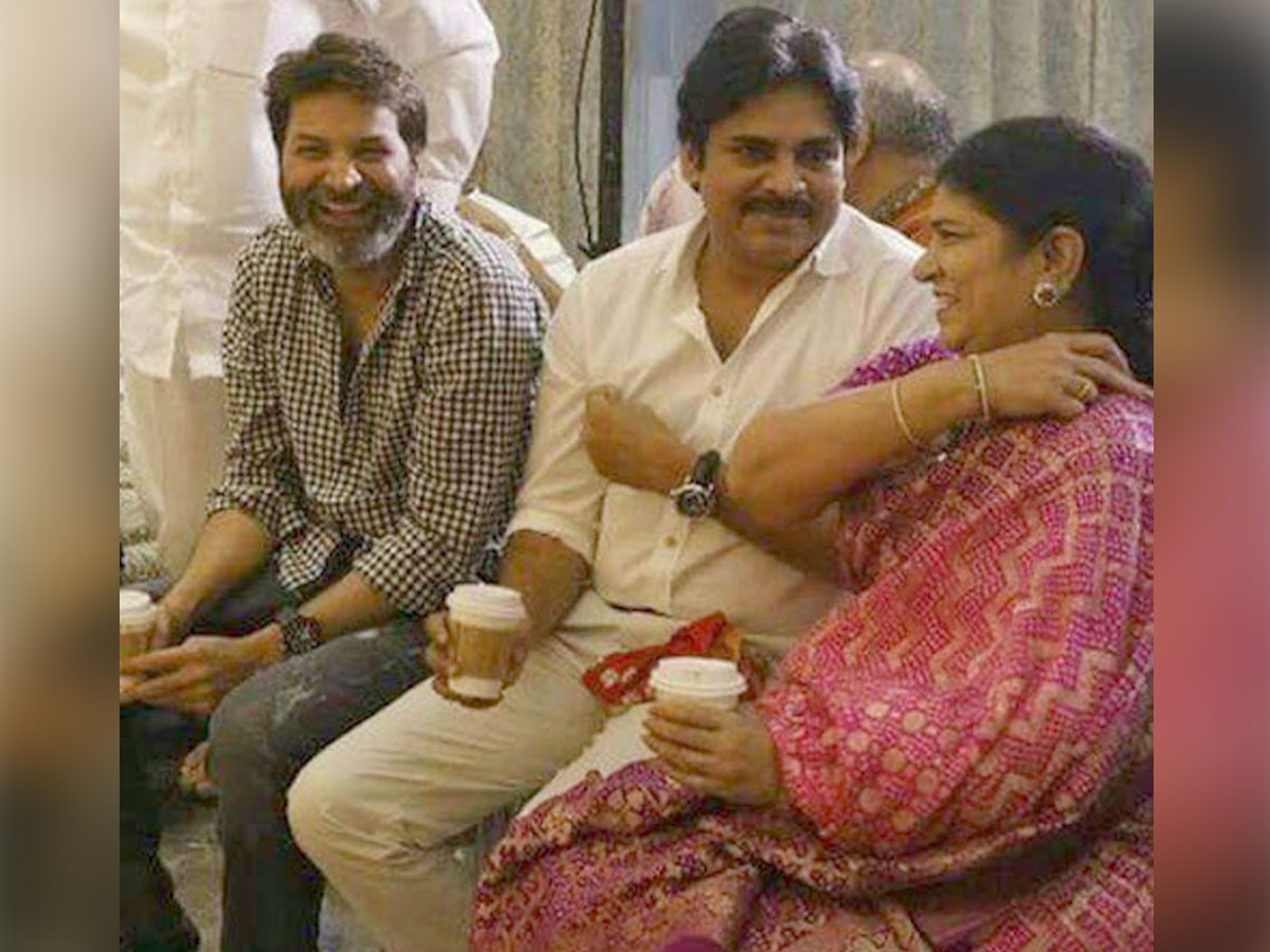 Vadinamma prepares favorite dishes for Pawan Kalyan