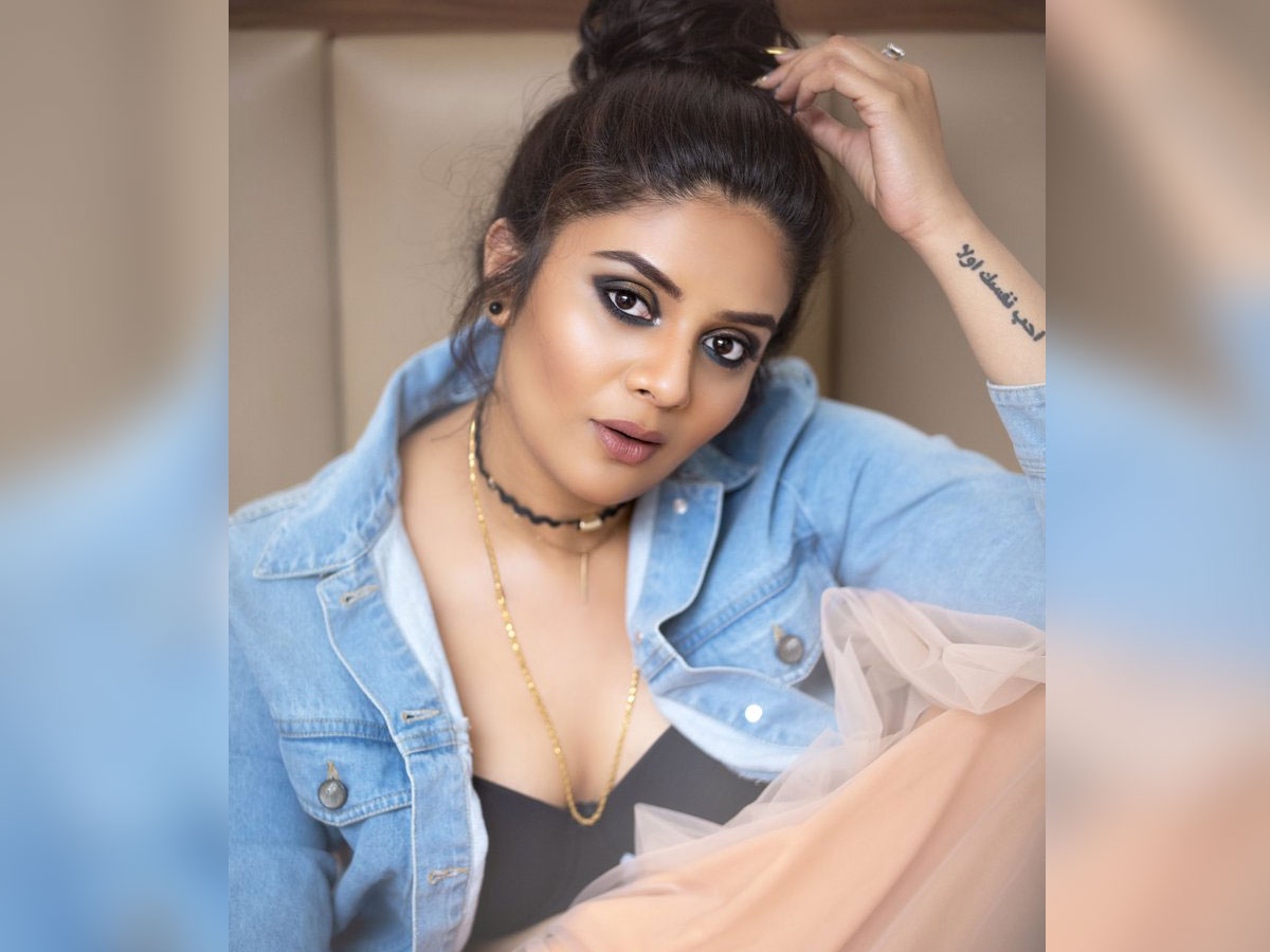 Sreemukhi says: No boyfriend but wants love marriage