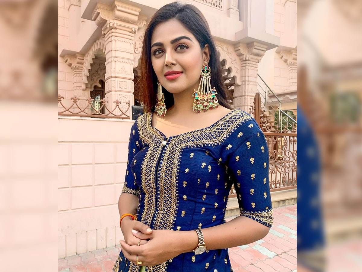 Bigg Boss 4 Telugu: Monal Gajjar smart idea to attract