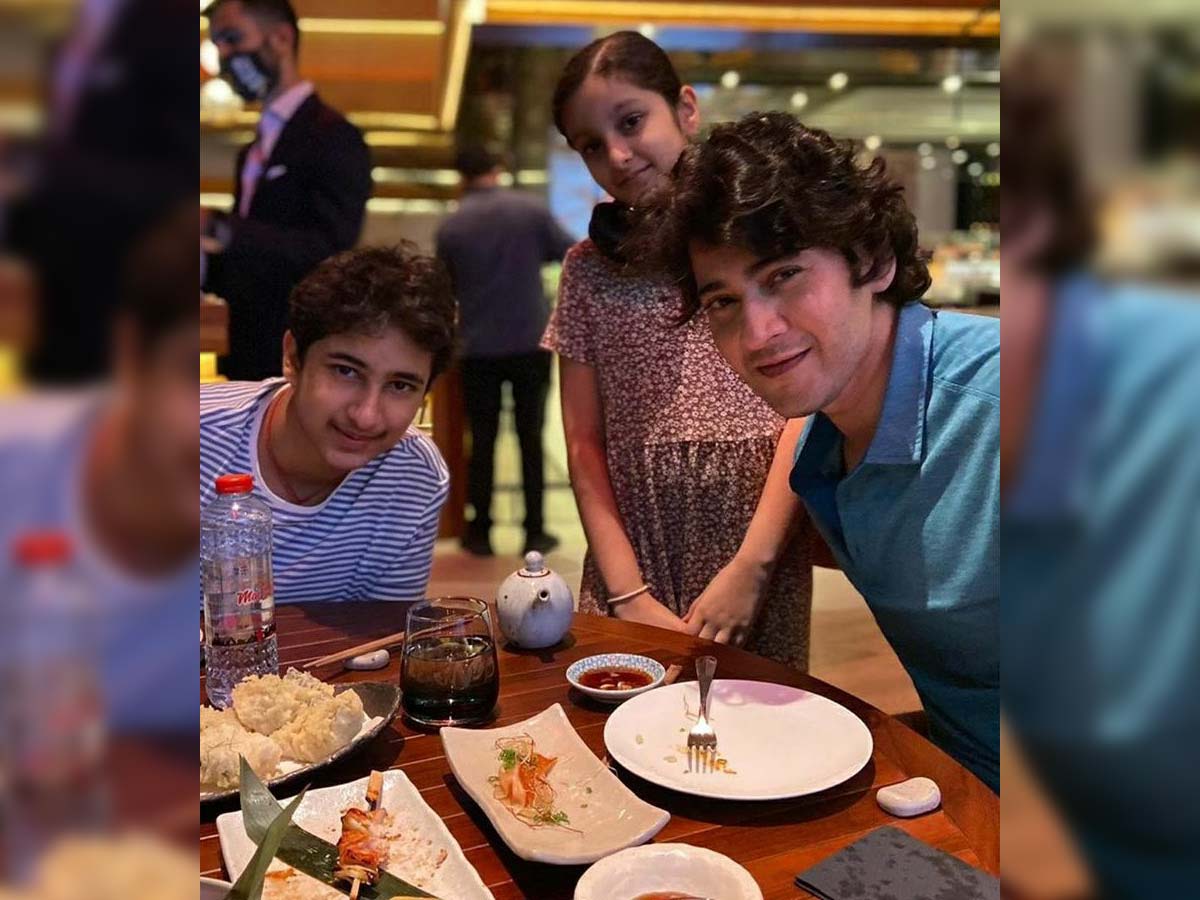 Super Cute Gang- Mahesh Babu, Gautam and Sitara on dinner date