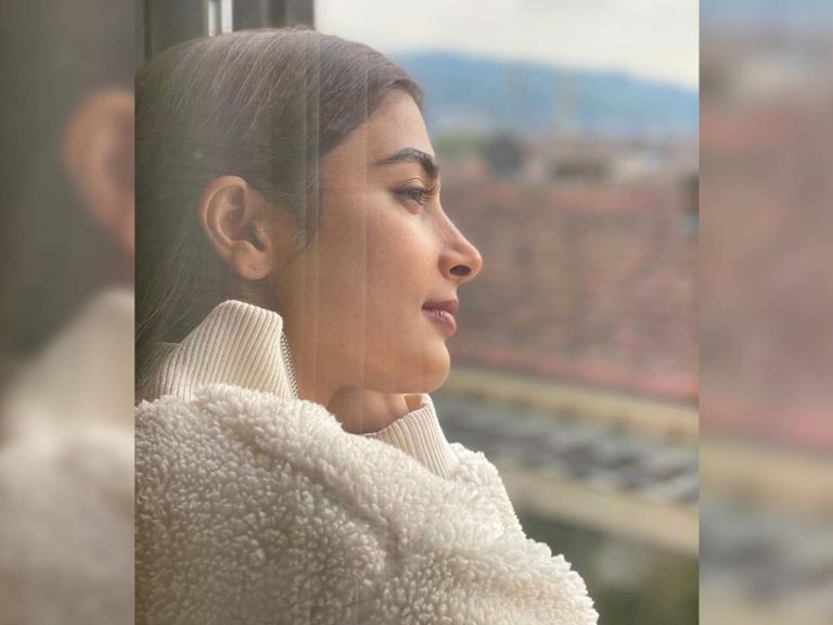 Pooja Hegde Returns To Hyderabad For Radhe Shyam