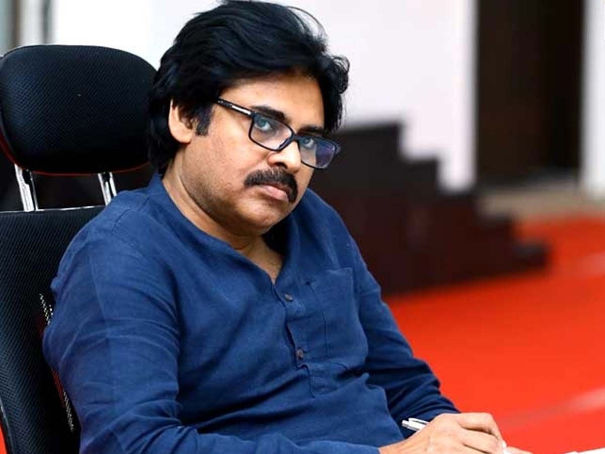 17th century massive Charminar set for Pawan Kalyan