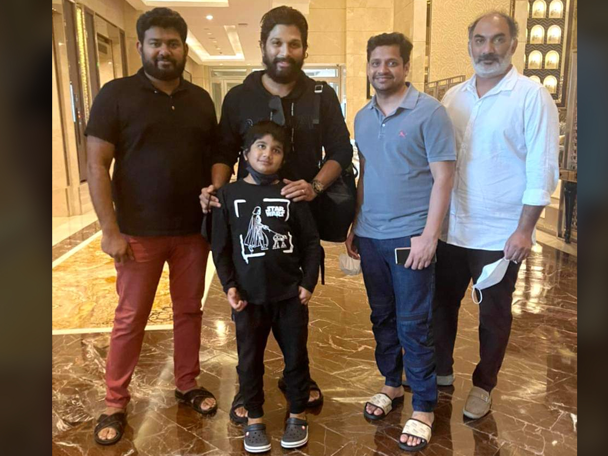 Allu Arjun meets Bunny Vas in Mumbai