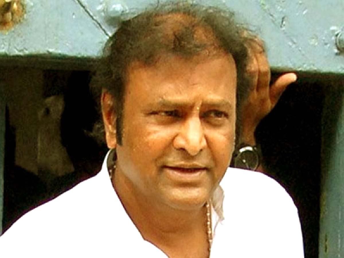 Mohan Babu lodges cyber complaint